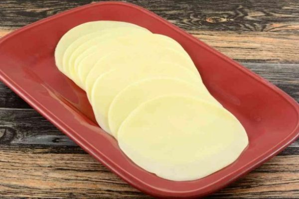 Nutrition in provolone cheese